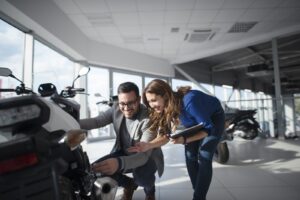 Combo de pneus de moto: quando vale a pena comprar o kit completo?